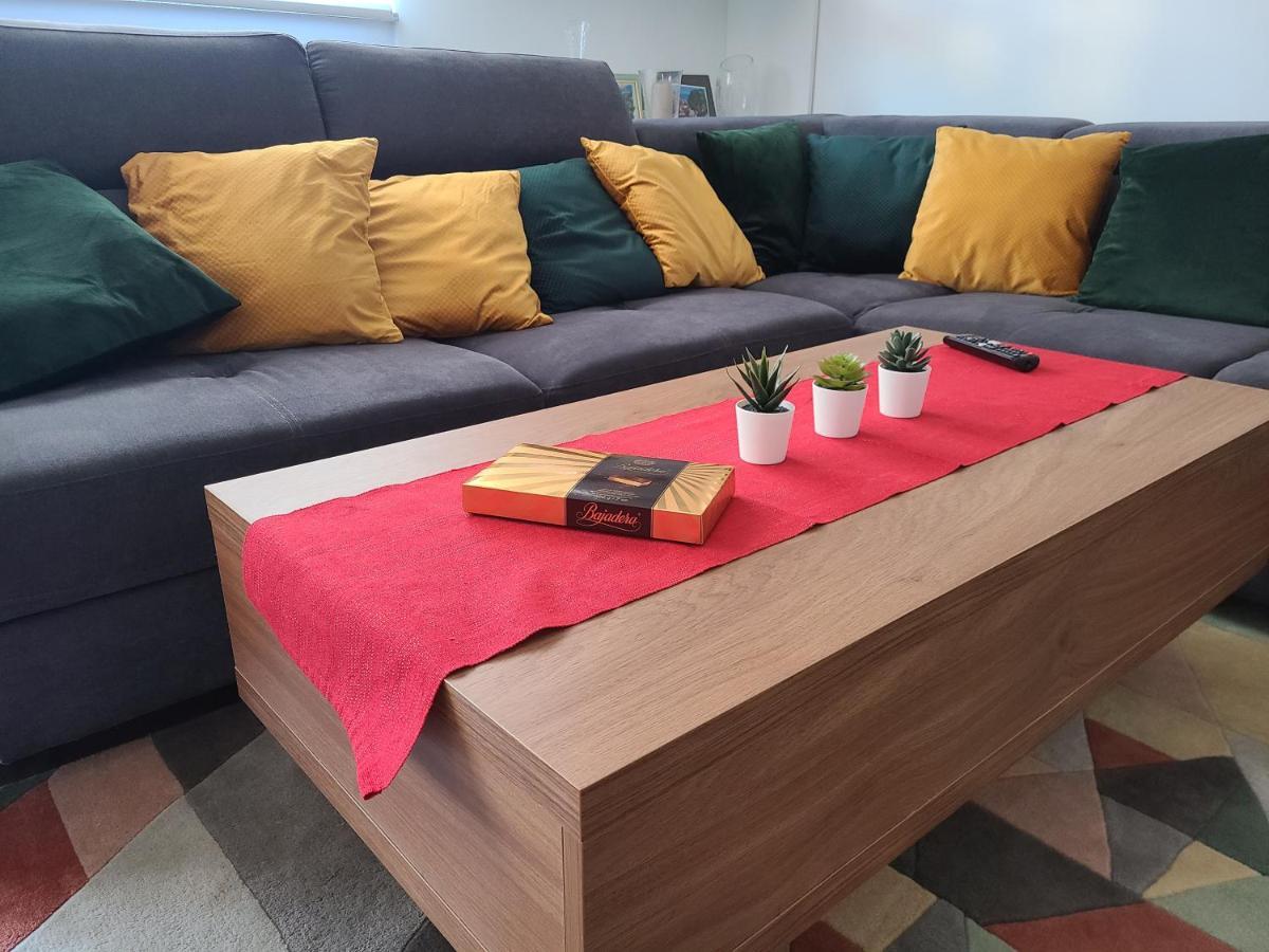 Modern 4-Star Luxury Apt - Wfh Ready, Free Parking Zagreb Luaran gambar